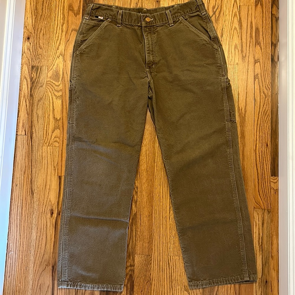 Mens Carhartt flame resistant cargo pants.  Size 36X30